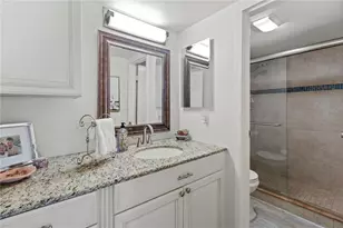 1055 W Peppertree Dr, Sarasota, FL 34242 - Photo 27