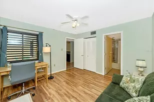 5219 Lake Village Dr, Sarasota, FL 34235 - Photo 7