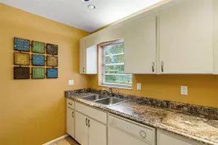 5003 Village Gardens Dr, Sarasota, FL 34234 - Photo 5