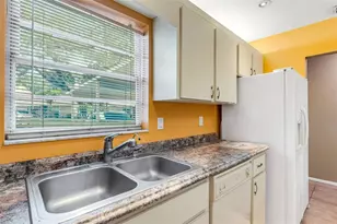 5003 Village Gardens Dr, Sarasota, FL 34234 - Photo 7