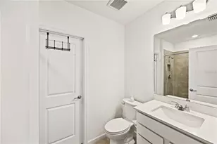 6564 Silverstar Dr, Sarasota, FL 34240 - Photo 15