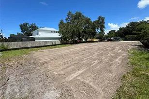 2494 S Milmar Dr, Sarasota, FL 34237 - Photo 1