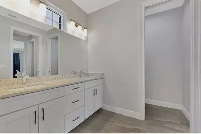 906 E Venice Avenue, Venice, FL 34285 - Photo 33