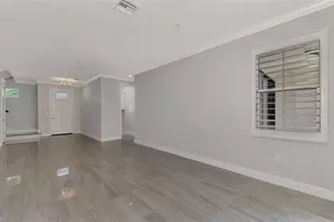 906 E Venice Ave, Venice, FL 34285 - Photo 13