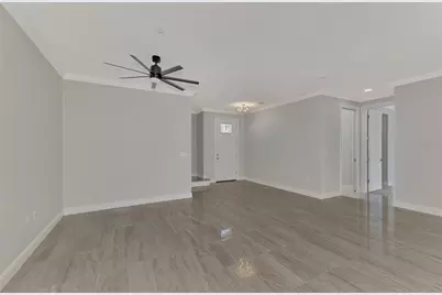 906 E Venice Avenue, Venice, FL 34285 - Photo 7