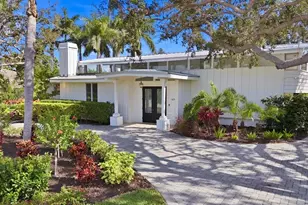 425 Partridge Cir, Sarasota, FL 34236 - Photo 1