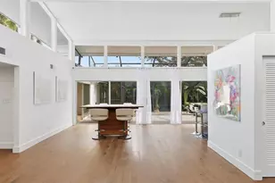 425 Partridge Cir, Sarasota, FL 34236 - Photo 9