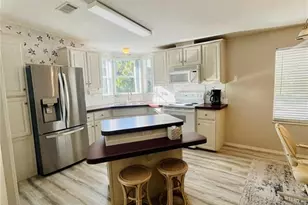 2305 Bay Dr, Bradenton, FL 34207 - Photo 7