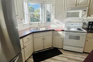 2305 Bay Dr, Bradenton, FL 34207 - Photo 5