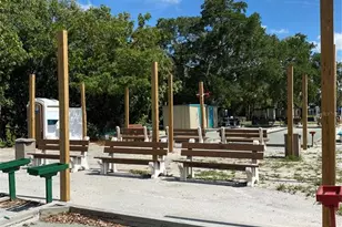 2305 Bay Dr, Bradenton, FL 34207 - Photo 37