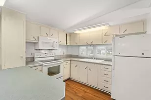 5205 5th St E, Bradenton, FL 34203 - Photo 9