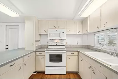 5205 5th Street E, Bradenton, FL 34203 - Photo 9