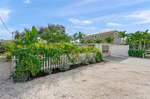 1240 Solitude Ln, Sarasota, FL 34242 - Photo 53