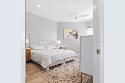 5450 Eagles Point Circle #404, Sarasota, FL 34231 - Photo 9