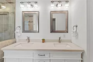 6250 Holmes Blvd, Holmes Beach, FL 34217 - Photo 7