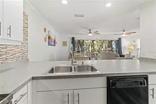 6250 Holmes Blvd, Holmes Beach, FL 34217 - Photo 35