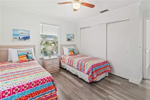 6250 Holmes Blvd, Holmes Beach, FL 34217 - Photo 17