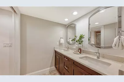 2109 Gulf Of Mexico Drive #1303, Longboat Key, FL 34228 - Photo 19