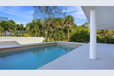 359 N Shore Drive, Sarasota, FL 34234 - Photo 7