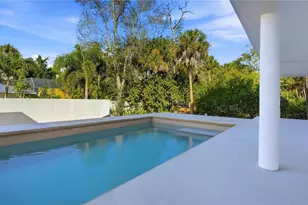 359 N Shore Dr, Sarasota, FL 34234 - Photo 7