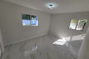 2784 Martin St, Sarasota, FL 34237 - Photo 31