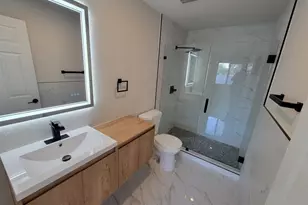 2784 Martin St, Sarasota, FL 34237 - Photo 21