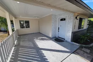 2784 Martin St, Sarasota, FL 34237 - Photo 3