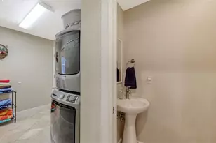 4711 Maid Marian Ln, Sarasota, FL 34232 - Photo 17