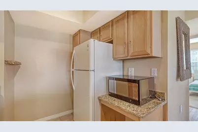 1020 Villagio Circle #204, Sarasota, FL 34237 - Photo 11