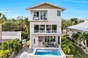 4881 Oxford Dr, Siesta Key, FL 34242 - Photo 9