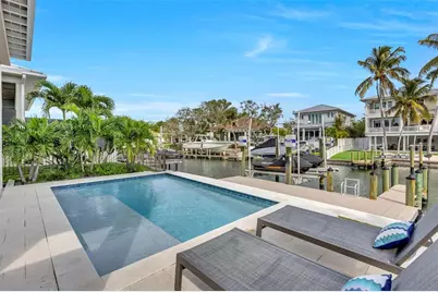 4881 Oxford Drive, Siesta Key, FL 34242 - Photo 19