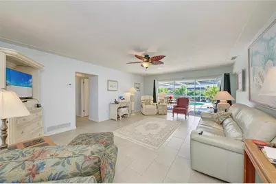 3040 Tyrone Lane, Sarasota, FL 34239 - Photo 11