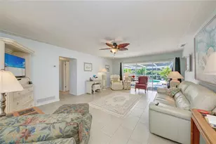 3040 Tyrone Ln, Sarasota, FL 34239 - Photo 11