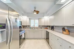 3040 Tyrone Ln, Sarasota, FL 34239 - Photo 19