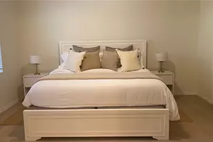 3880 82nd Ave Cir E, Sarasota, FL 34243 - Photo 15