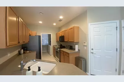 3880 82nd Avenue Circle E #101, Sarasota, FL 34243 - Photo 9