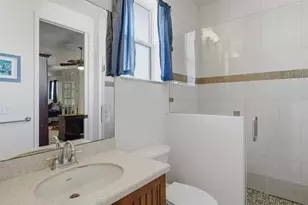 6627 38th Ln E, Sarasota, FL 34243 - Photo 53