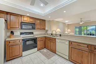 4207 Bowling Green Cir, Sarasota, FL 34233 - Photo 9