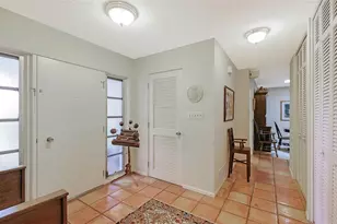 1672 Shoreland Dr, Sarasota, FL 34239 - Photo 5