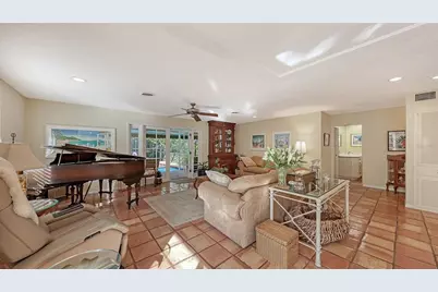 1672 Shoreland Drive, Sarasota, FL 34239 - Photo 7