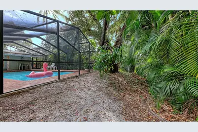 1672 Shoreland Drive, Sarasota, FL 34239 - Photo 33