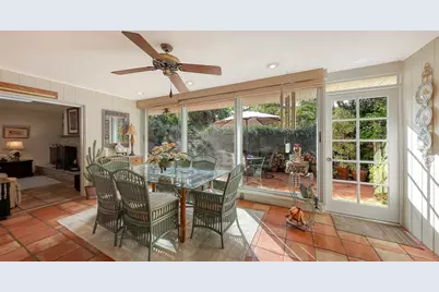 1672 Shoreland Drive, Sarasota, FL 34239 - Photo 9