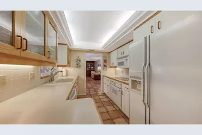 1672 Shoreland Drive, Sarasota, FL 34239 - Photo 13