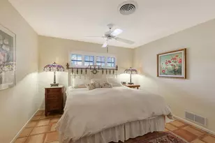 1672 Shoreland Dr, Sarasota, FL 34239 - Photo 21