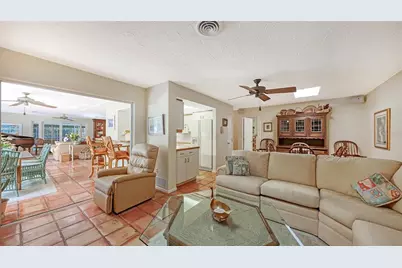 1672 Shoreland Drive, Sarasota, FL 34239 - Photo 17