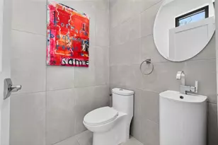 1774 10th St, Sarasota, FL 34236 - Photo 9