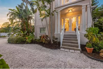 504 59th Street, Holmes Beach, FL 34217 - Photo 3