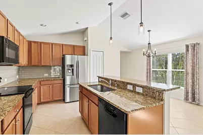 12734 Shimmering Oak Circle, Venice, FL 34293 - Photo 19