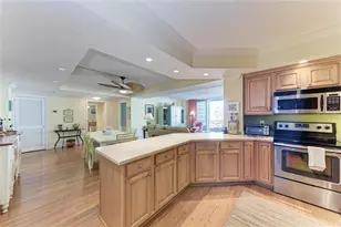 1212 Benjamin Franklin Dr, Sarasota, FL 34236 - Photo 9