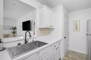 750 N Tamiami Trl, Sarasota, FL 34236 - Photo 11